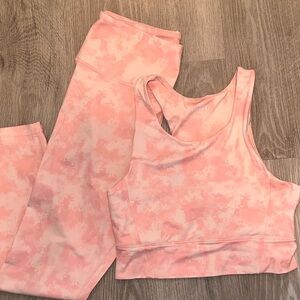 Fabletics matching workout set- size L- brand new condition!